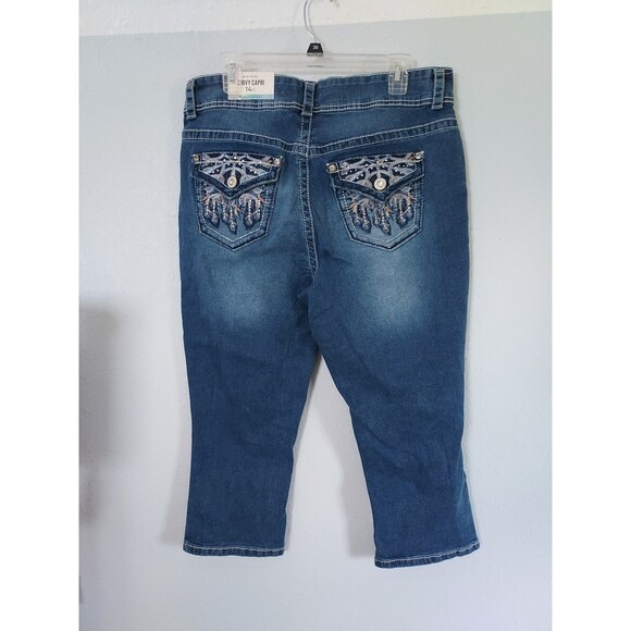 Gemma Rae Curvy Capri Mid-Rise Blue Jeans Bling Back Pockets Plus Size 14W - NEW - Picture 2 of 5
